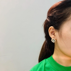 Khuyên Tai Ngắn HimHip Mặt Hoa Sang Trọng HKCC Đính Đá Phale, Ngọc Trai 2.1x1.9cm