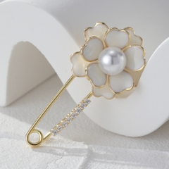Trâm, Ghim Cài Kim Băng HimHip Hoa Trà Trắng Sang Trọng HKCC Mix Trai 2x4cm