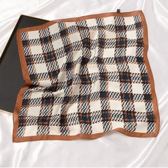 Set Quà Tặng Khăn Lụa Vuông Khổ 53 Kèm Cài Áo - 39 (giá đã bao gồm túi hộp, không kèm thiệp)