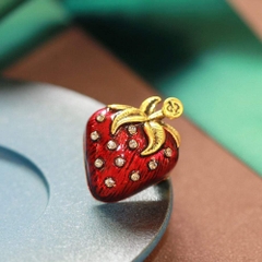 Trâm, Ghim Cài Áo HimHip Dâu Tây Đáng Yêu HKCC Đính Phale 2,5cm