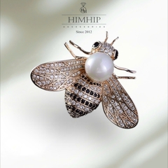 Trâm, Ghim Cài Áo Nam Nữ HimHip Ong Chúa Vàng Sang Trọng HKCC Mix Trai 3,2*4,8cm