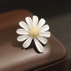 Trâm, Ghim Cài Áo HimHip HKCC Cúc Nhỏ Nụ Vàng Phối Cánh Đung Đưa 2.8cm