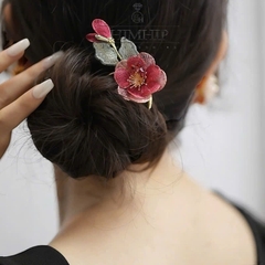Trâm Cài Tóc HimHip HKCC Hoa Trà Vải Nụ Phale Sang Trọng 12.5x6.5cm Kèm Hộp Phụ Kiện Áo Dài