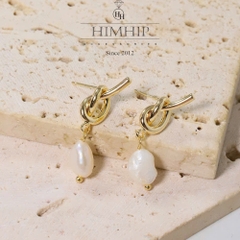 Khuyên Tai Ngắn HimHip Xoắn Vòng Vàng Sang Trọng HKCC Phối Hạt Trai Thật 3.2cm