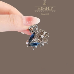 Kẹp Đỉnh HimHip Composite Hoa 5 Cánh Phối Lá Phale Lấp Lánh 2.8*3.2cm