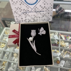 Trâm, Ghim Cài Áo HimHip Hoa Tulip Trắng Thanh Lịch HKCC Mix Trai 1,8*6,5cm
