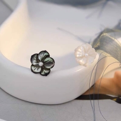 Pin Cài Áo HimHip Hoa Mai Khảm Trai Nhỏ Thanh Lịch HKCC Mix Trai 1.3cm