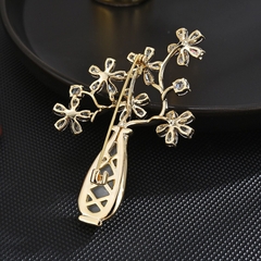 Trâm, Ghim Cài Áo HimHip Hình Bình Hoa Sang Trọng HKCC Đính Phale 6*4cm