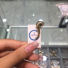 Pin Cài Áo HimHip Tẩu Thuốc Cá Tính HKCC Đính Phale 1.3x2.8cm