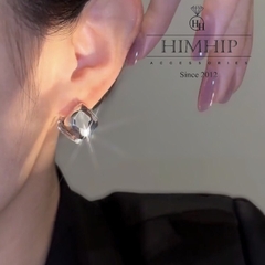 Khuyên Tai Nụ HimHip Mặt Vuông Màu Bạc Hai Mặt Cá Tính HKCC 1.5x1.5cm
