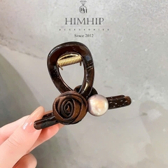 Kẹp Càng Cua HimHip Composite Đính Hạt Giả Trai Hoa Hồng Vải Sang Trọng 10 Răng 5.5x8cm