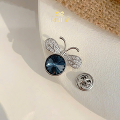 Pin Cài Áo HimHip HKCC Con Ong Nhỏ Phối Đá Phale Xanh Dương 2x2.4cm