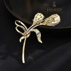 Trâm, Ghim Cài Áo HimHip HKCC Hoa Đá Mắt Mèo Phối Lá Phale Lấp Lánh 7*3.9cm