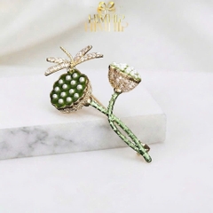 Trâm, Ghim Cài Áo HimHip HKCC Tịnh Tâm Sen 5.6x3.6cm