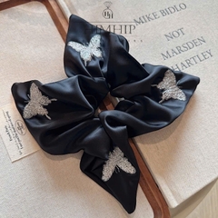 Scrunchies HimHip Thêu Họa Tiết Bướm Bạc Sang Trọng