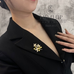 Trâm, Ghim Cài Áo HimHip Lá Ô Liu Vàng Sang Trọng HKCC Đính Phale 3*4cm