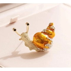 Trâm, Ghim Cài Áo HimHip Ốc Sên Sang Trọng HKCC Đính Phale 2,5*3cm