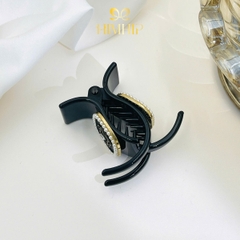 Kẹp Càng Cua HimHip Composite Charm Mặt Vuông Hoa Hồng Viền Giả Trai 3 Răng 5x2cm