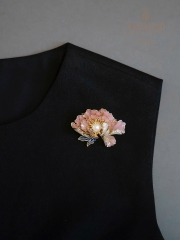 Trâm, Ghim Cài Áo HimHip HKCC Hoa Mẫu Đơn Phối Nụ Trai Thật 4*5.5cm