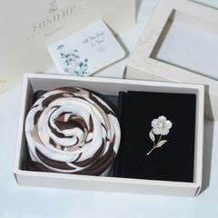 Set Quà HimHip Khăn Lụa Vuông 90*90cm & Cài Áo Kèm Túi Hộp Thiệp - 1152