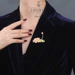 Trâm, Ghim Cài Áo HimHip HKCC Sen Hồng Phối Búp Sen Phale Đính Sương Trai Thật 4.5*4cm