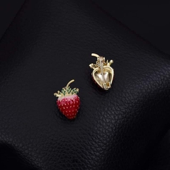 Pin Cài Áo HimHip Trái Dâu Tây Đáng Yêu HKCC Phủ Bóng 1*1,8cm