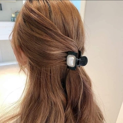 Kẹp Càng Cua HimHip Composite Đính Hạt Giả Trai Mặt Hoa Thanh Lịch 8 Răng 4cm