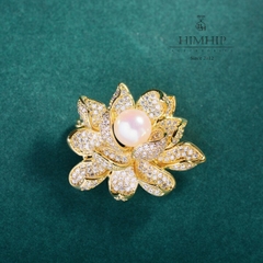 Trâm, Ghim Cài Áo Nhỏ HimHip Hoa Sen Nhụy Trai Sang Trọng HKCC Đính Phale 3x2.7cm HPBD