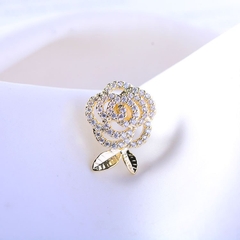 Pin Cài Áo HimHip Hoa Hồng Xoắn Lá Vàng Nữ Tính HKCC Đính Phale 1.5cm