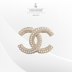 Trâm, Ghim Cài Áo HimHip Chữ X Trai Trắng  Sang Trọng HKCC Đính Phale 3.6x5cm