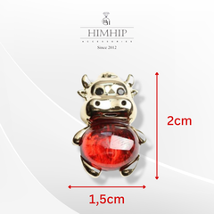 Pin Cài Áo HimHip Nam Nữ Chú Trâu Đỏ May Mắn HKCC Đính Phale 1cm