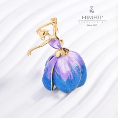 Trâm, Ghim Cài Áo HimHip HKCC Nàng Tiên Hoa Cát Tường 3x4.9cm