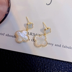 Khuyên tai hợp kim cao cấp hoa 4 cánh khảm trai quý phái