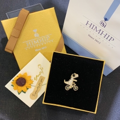 Trâm, Ghim Cài Áo HimHip Khủng Long Đạp Xe Dễ Thương HKCC Đính Phale 2,2*2,4cm