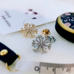 [Noel] Pin Cài Áo HimHip Hoa Tuyết 6 Cánh Sang Trọng HKCC Đính Phale 1.8 cm