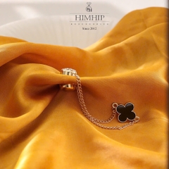 Pin Cài Tự Hít HimHip Cỏ 4 Lá Phối Xích Sang Trọng HKCC Đính Phale 9.5x2.3cm