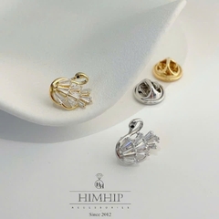 Pin Cài Áo HimHip Thiên Nga Nhỏ Xinh Xắn HKCC Đính Phale 1,5*1,5cm