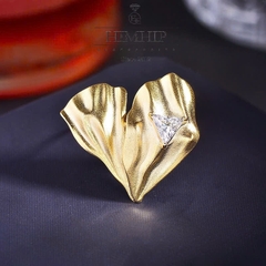 Trâm, Ghim Cài Áo HimHip Trái Tim 3D HKCC Phối Phale Lấp Lánh 2.8x2.8cm