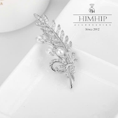 Ghim, Cài Áo HimHip HKCC Bó Tam Nụ Lộc Non Hạt Trai Thật 5.7x2.3cm