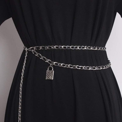 Dây Lưng HimHip Xích Phối Da PU Gắn Charm Khoá Sang Trọng 1x102cm