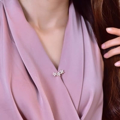 Trâm, Ghim Cài Áo Nhỏ HimHip Ba Hoa Sang Trọng HKCC Đính Phale 2,5 cm