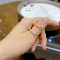 Trâm, Ghim Cài Xiên HimHip Mặt Cười Sang Trọng HKCC Đính Phale 0.5x2.3cm