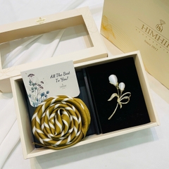 Set Quà HimHip Khăn Lụa Vuông 70*70cm & Cài Áo Kèm Túi Hộp Thiệp - 1132