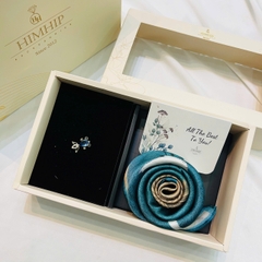 Set Quà HimHip Khăn Lụa Cao Cấp 53*53cm & Cài Áo Kèm Túi Hộp Thiệp - 1141