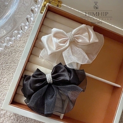 Kẹp Bấm HimHip HKCC Nơ Vải 3 Lớp Phối Vòng Giả Trai 13*8.5cm