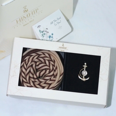 Set Quà HimHip Khăn Lụa Vuông 90*90cm & Cài Áo Kèm Túi Hộp Thiệp - 1155