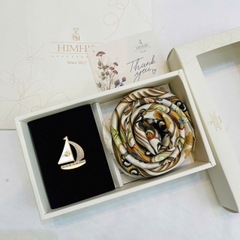 Set Quà HimHip 20/11 Khăn Lụa Vuông 70*70cm & Cài Áo Kèm Túi Hộp Thiệp - 1127