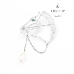 Trâm, Ghim Cài Áo HimHip HKCC Ngựa Tết Phale Phối Hạt Trai Thật 4.2*6.5cm