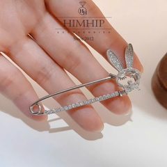 Trâm, Ghim Cài Áo Kim Băng HimHip HKCC Thỏ Phale Lấp Lánh 6.5*2.8cm