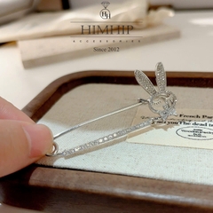 Trâm, Ghim Cài Áo Kim Băng HimHip HKCC Thỏ Phale Lấp Lánh 6.5*2.8cm